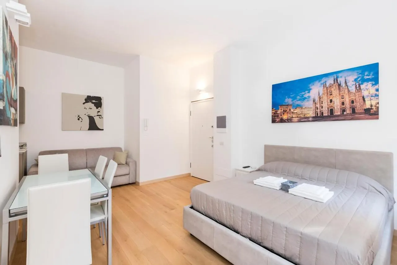 Magnoliaapartments - 2A Valle Duomo Milan 0*,  Italy