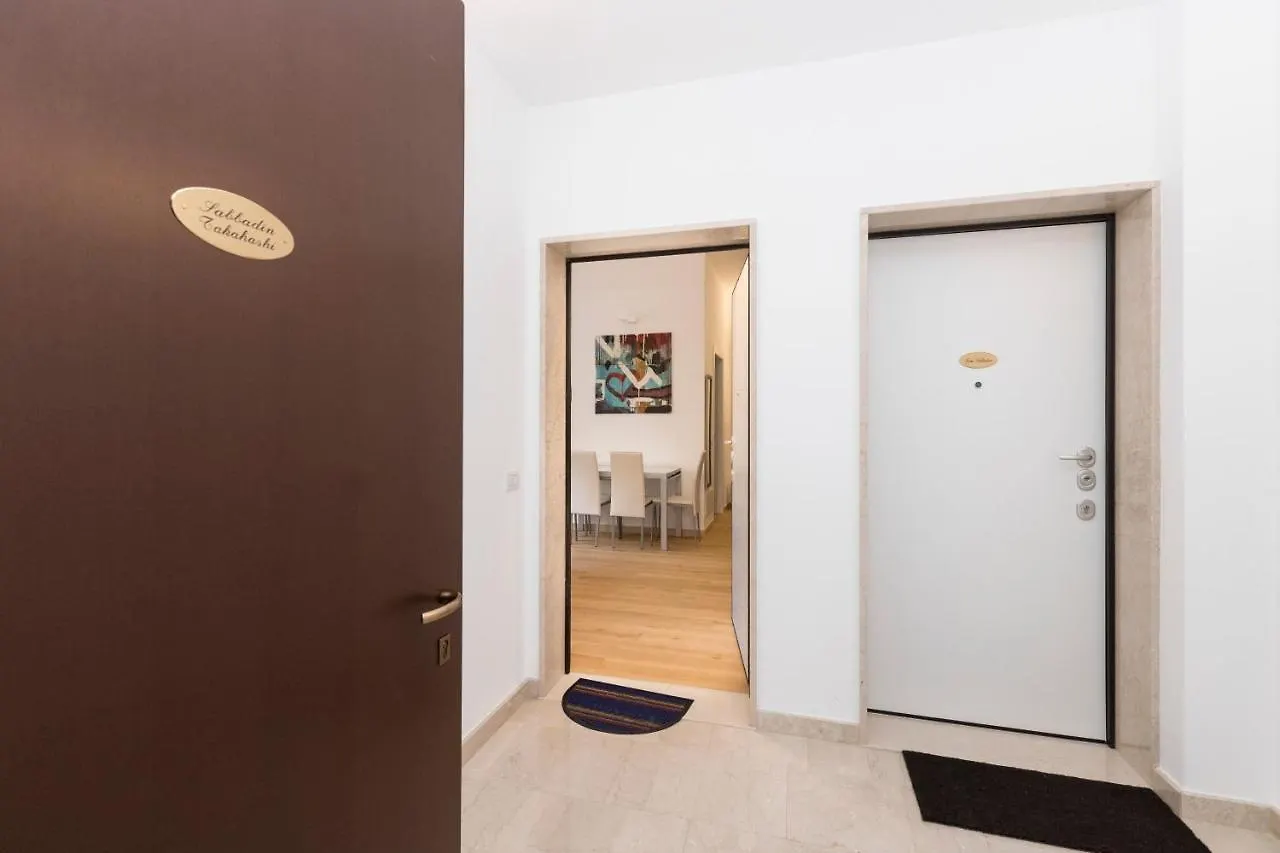 Magnoliaapartments - 2A Valle Duomo Milan Apartment