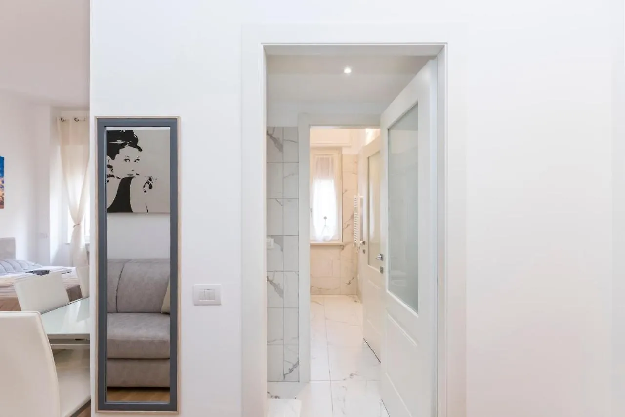 Apartment Magnoliaapartments - 2A Valle Duomo Milan